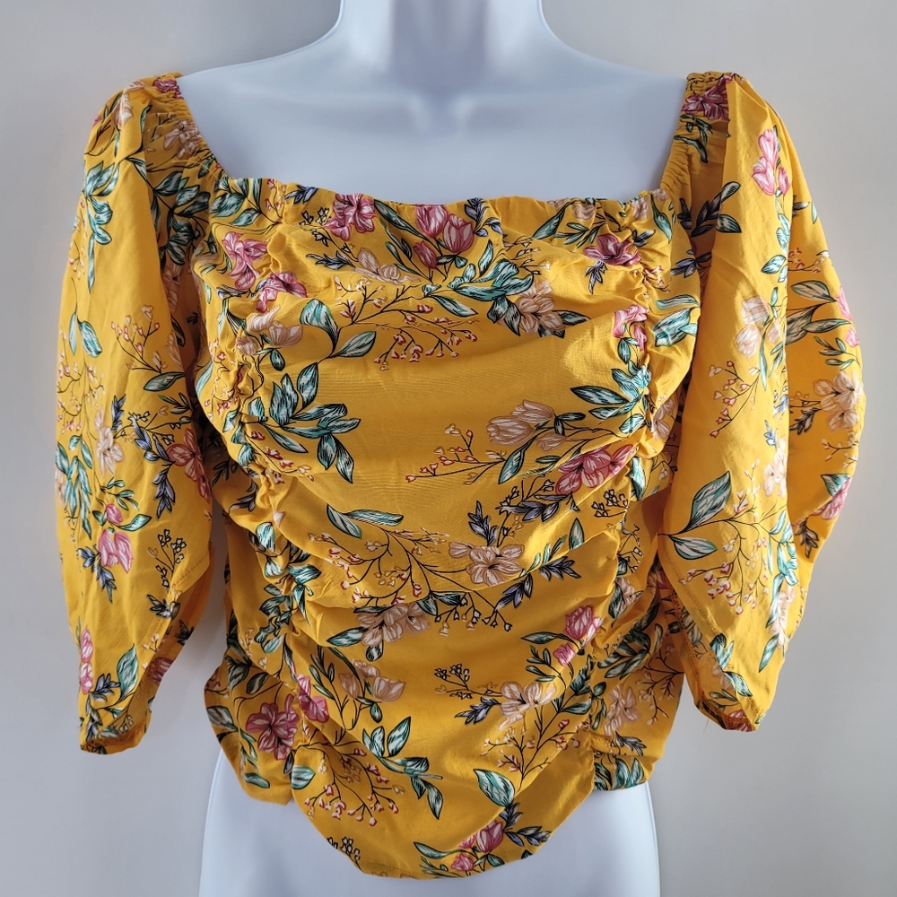 New with Tag  DNT Medium Yellow Floral Top